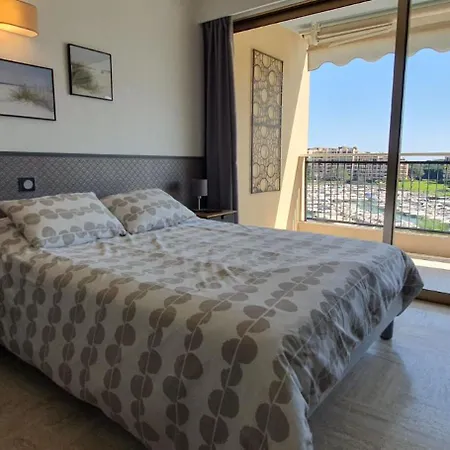Longstay Cannes Marinacom 150 Days Minimum In Winter 50 M2 For 2 P Maximum Marina View, Swimming Pool, Wi-fi, Air Co Parking